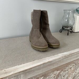 Cougar Taupe Winter Boots